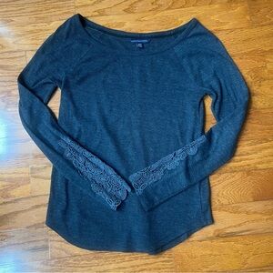 American Eagle Women's Gray Lace Sleeve Top